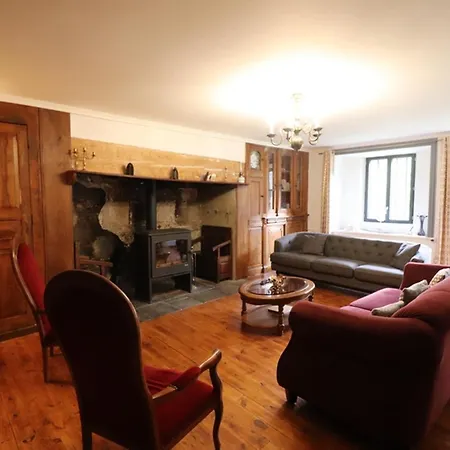 Feriehus Maison De Maitre Renovee Avec Jardin, Cheminee Et Wi-fi Pres De Super-lioran - Fr-1-742-26 Laveissière